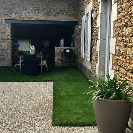 Holiday home Le Clos Francis, De Charme Proche Du Futuroscope