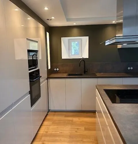 Дом отдыха Le Clos Francis, De Charme Proche Du Futuroscope